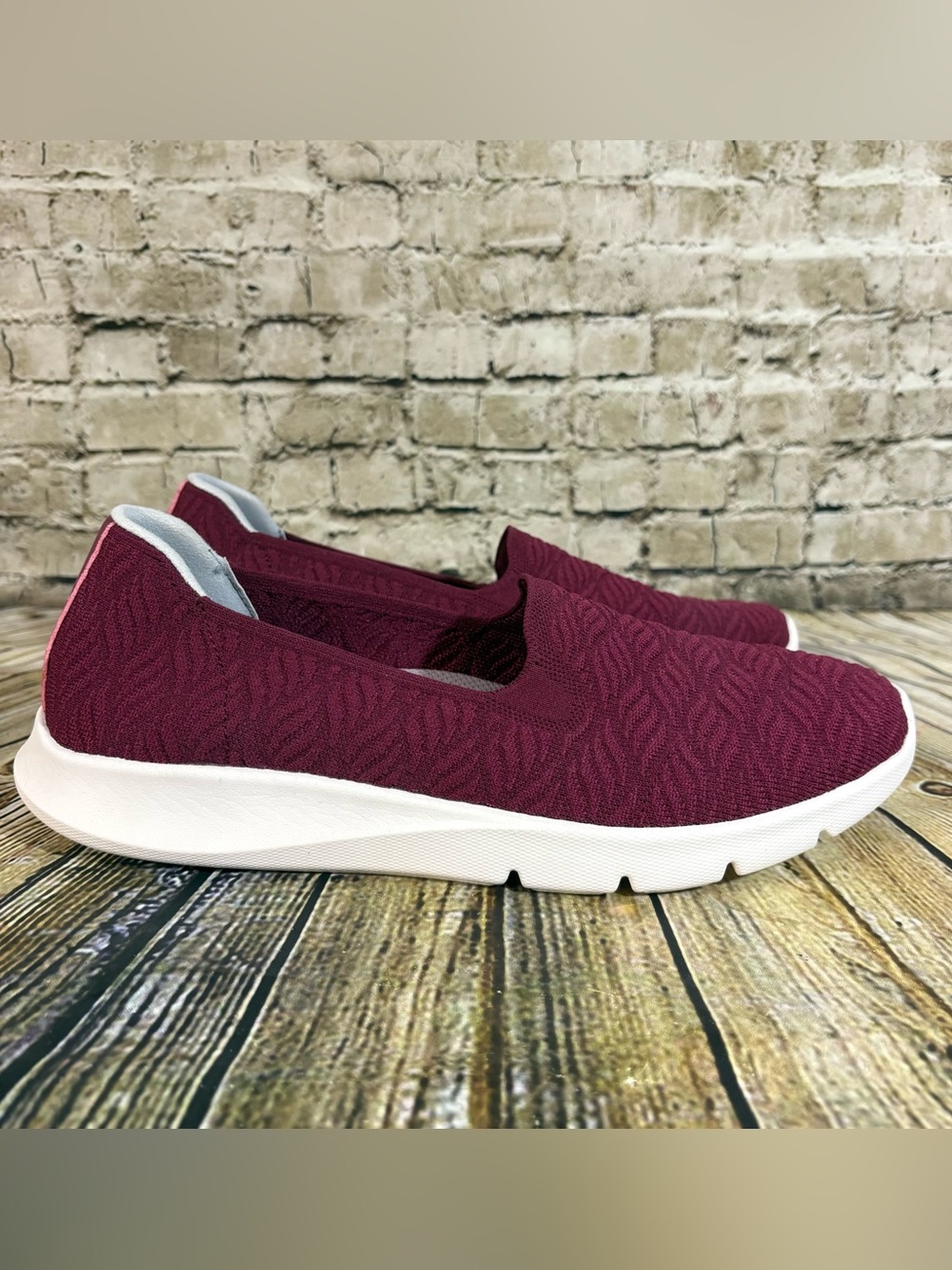 Ryka Shoes Women’s 11B Magenta Slip On Sneaker